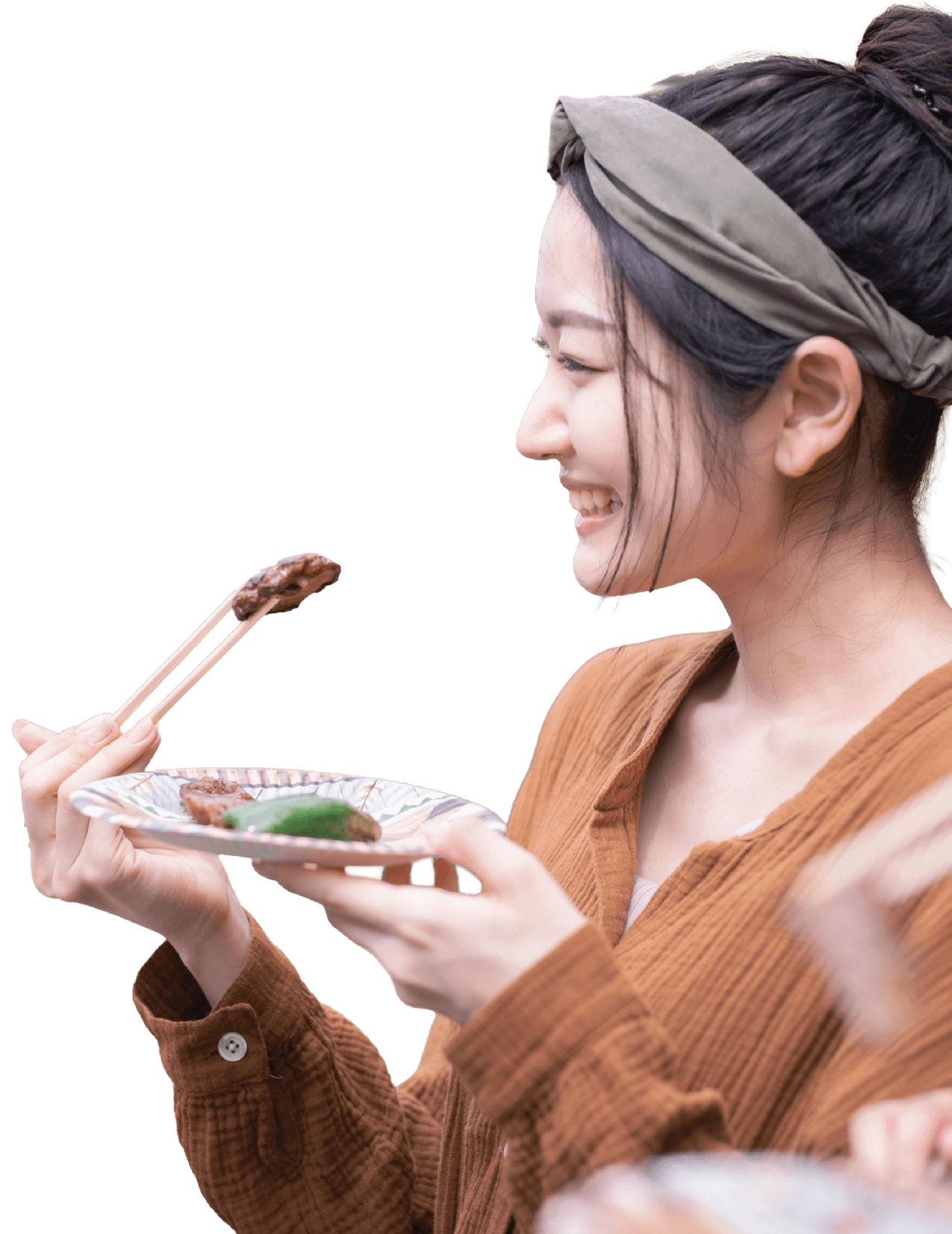 バーベキューしている女性